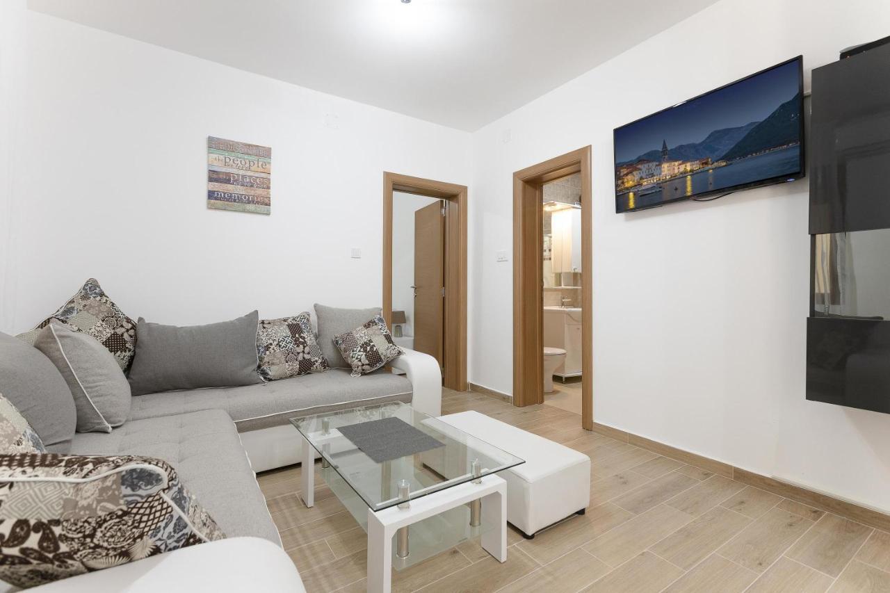 Muo Sea Front Apartments Kotor Exterior foto